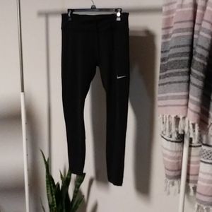 EUC Nike Dri-Fit Leggings with pocket and mesh
